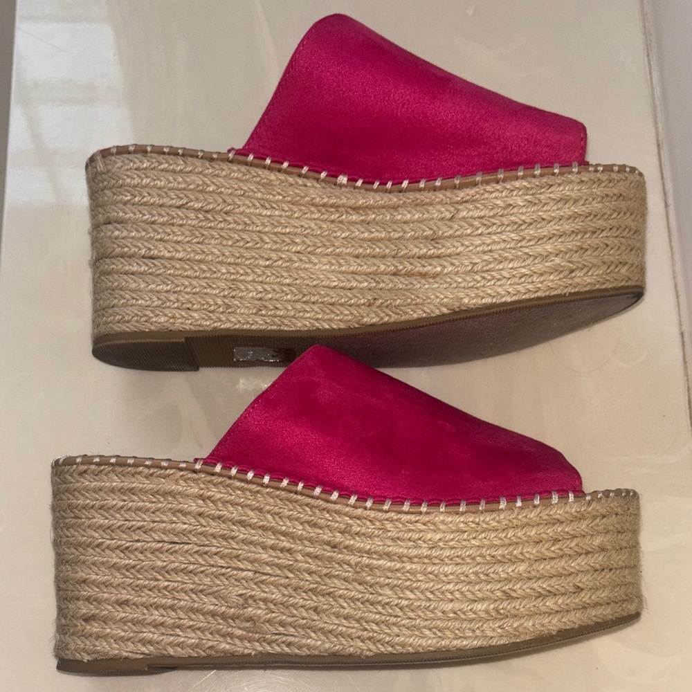 Soda Fuchsia Platform Slide Sandals - Picture 5 of 6